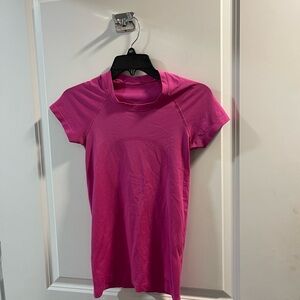 Lululemon Swiftly Women's Pink Short Sleeve Top Size 4 Very Good Condition